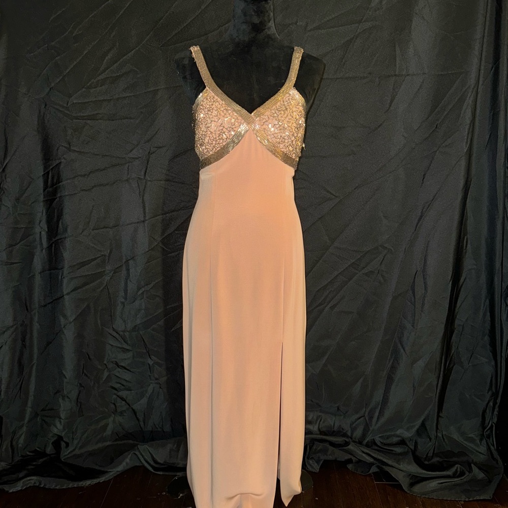 Elegant Sequin-Embellished Evening Gown